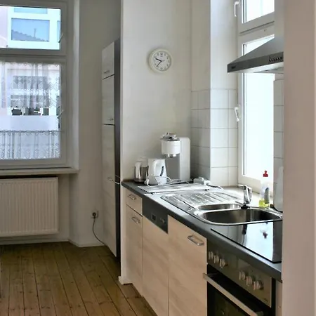 Kleiner Herrenhof * فورمز